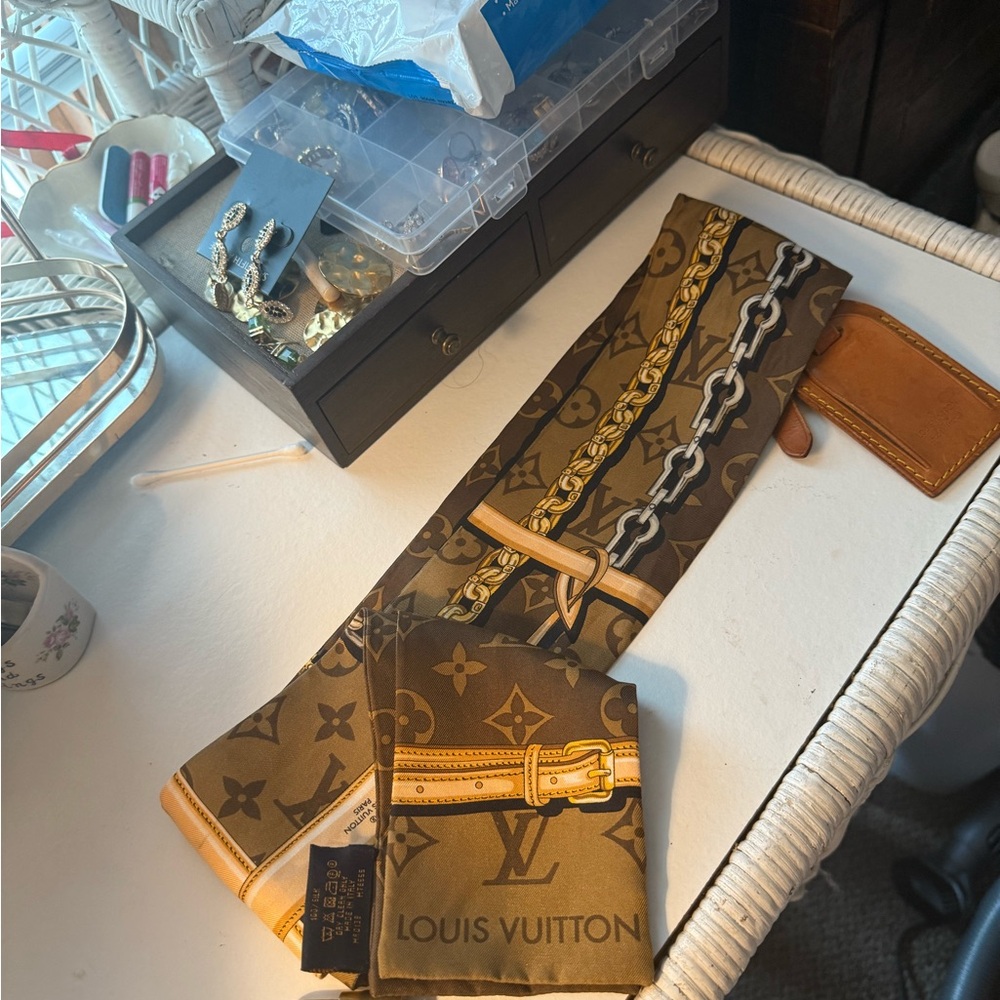Authentic Louis Vuitton Brown Satchel with Iconic Monogram. - Picture 8 of 16